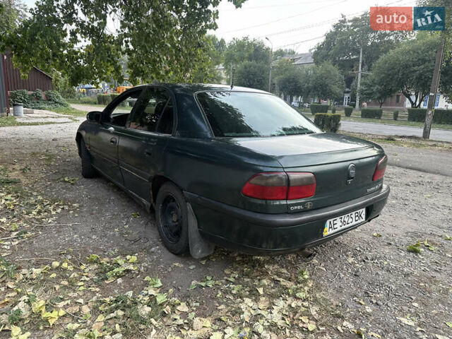 Зеленый Опель Омега, объемом двигателя 2 л и пробегом 607 тыс. км за 1499 $, фото 3 на Automoto.ua