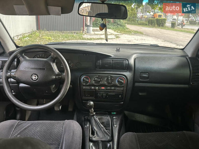 Зеленый Опель Омега, объемом двигателя 2 л и пробегом 607 тыс. км за 1499 $, фото 9 на Automoto.ua