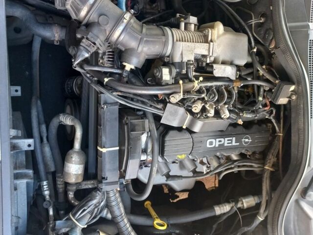 Зеленый Опель Омега, объемом двигателя 2 л и пробегом 402 тыс. км за 4000 $, фото 13 на Automoto.ua