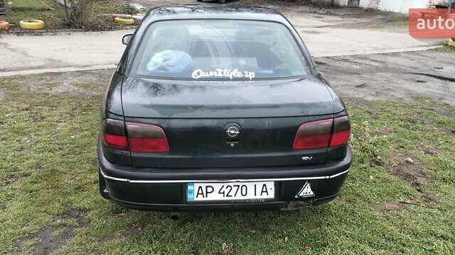 Зеленый Опель Омега, объемом двигателя 2 л и пробегом 328 тыс. км за 1600 $, фото 3 на Automoto.ua