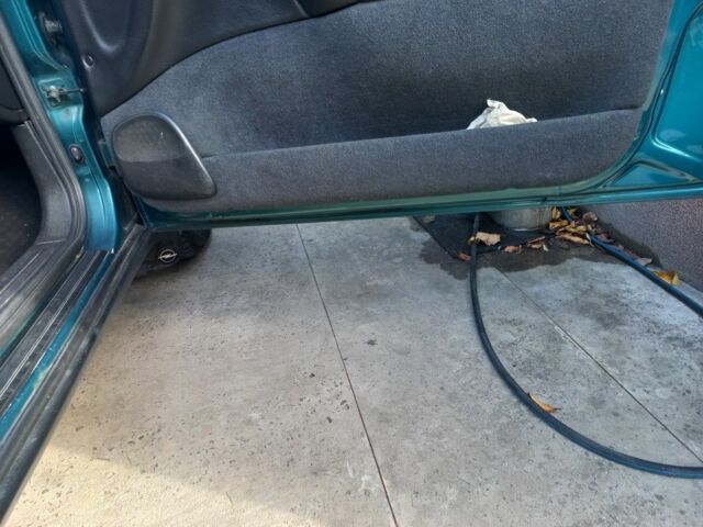 Зеленый Опель Омега, объемом двигателя 2 л и пробегом 402 тыс. км за 4000 $, фото 10 на Automoto.ua