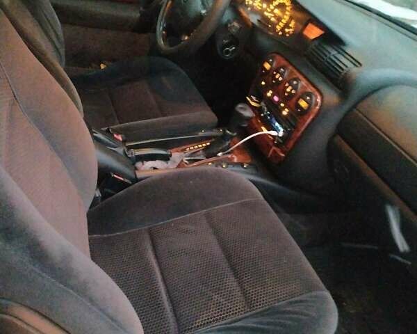 Зелений Опель Омега, об'ємом двигуна 2 л та пробігом 264 тис. км за 3498 $, фото 7 на Automoto.ua