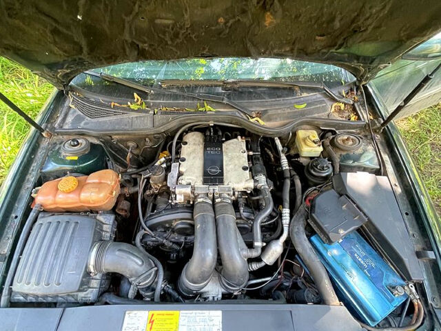 Зеленый Опель Омега, объемом двигателя 2.5 л и пробегом 0 тыс. км за 2700 $, фото 8 на Automoto.ua