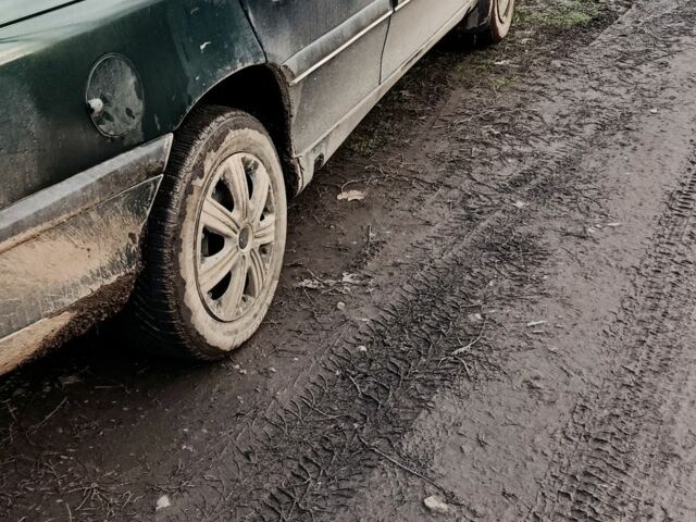 Зеленый Опель Омега, объемом двигателя 2.5 л и пробегом 200 тыс. км за 1600 $, фото 4 на Automoto.ua