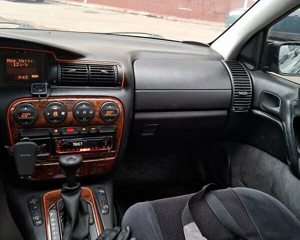 Зеленый Опель Омега, объемом двигателя 2 л и пробегом 228 тыс. км за 2900 $, фото 5 на Automoto.ua