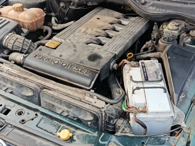 Зеленый Опель Омега, объемом двигателя 2.5 л и пробегом 200 тыс. км за 1600 $, фото 3 на Automoto.ua