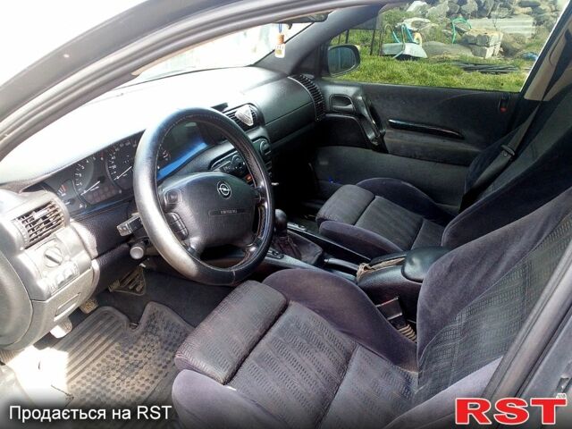 Зеленый Опель Омега, объемом двигателя 2.5 л и пробегом 0 тыс. км за 1100 $, фото 2 на Automoto.ua