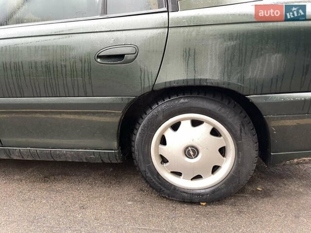 Опель Омега 2000 в Житомире на Automoto.ua Зеленый Опель Омега, объемом двигателя 2.5 л и пробегом 307 тыс. км за 3300 $, фото 7 на Automoto.ua
