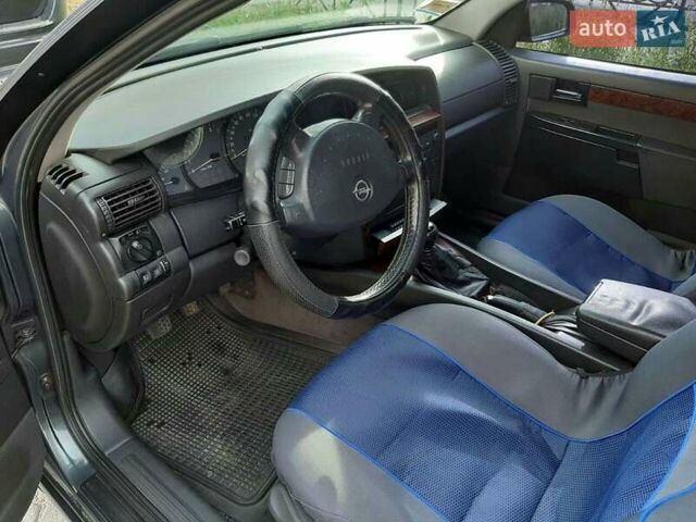 Зеленый Опель Омега, объемом двигателя 2.5 л и пробегом 340 тыс. км за 3200 $, фото 2 на Automoto.ua