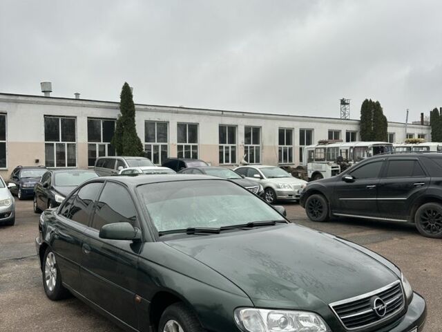 Зеленый Опель Омега, объемом двигателя 2 л и пробегом 300 тыс. км за 2499 $, фото 1 на Automoto.ua