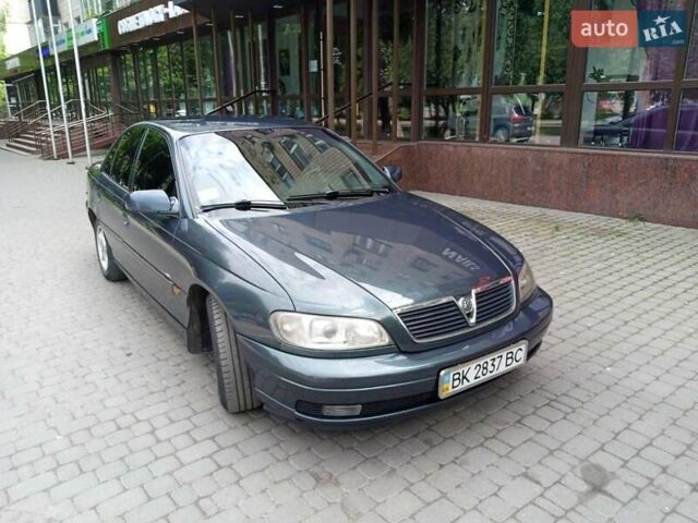 Зеленый Опель Омега, объемом двигателя 2.5 л и пробегом 340 тыс. км за 3200 $, фото 3 на Automoto.ua