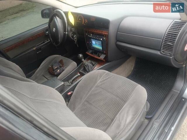 Зелений Опель Омега, об'ємом двигуна 2.2 л та пробігом 340 тис. км за 1750 $, фото 2 на Automoto.ua