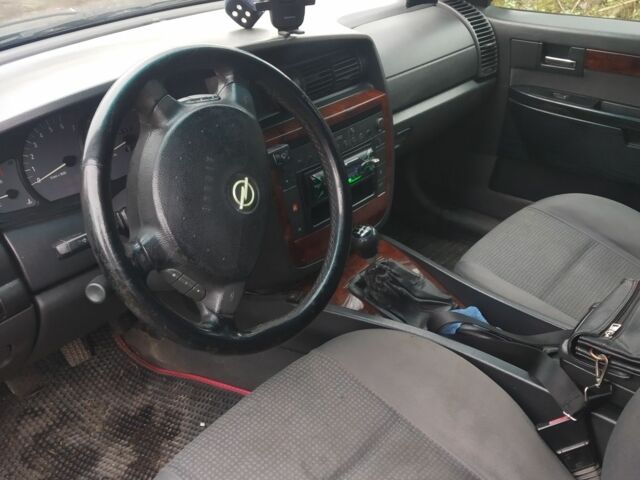 Зелений Опель Омега, об'ємом двигуна 2.2 л та пробігом 295 тис. км за 2500 $, фото 4 на Automoto.ua