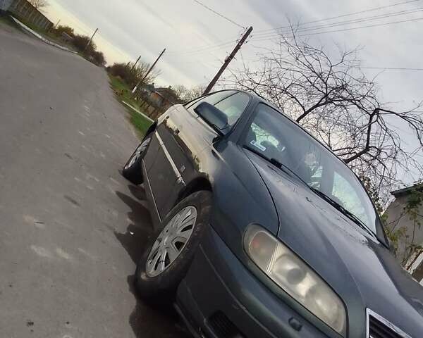 Зелений Опель Омега, об'ємом двигуна 2.2 л та пробігом 285 тис. км за 3500 $, фото 1 на Automoto.ua