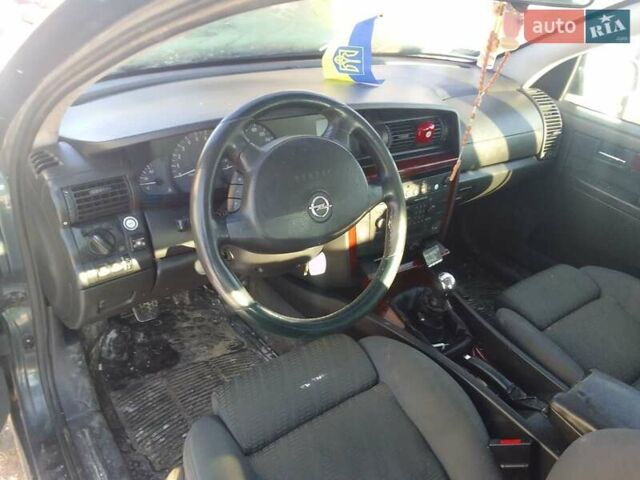 Зелений Опель Омега, об'ємом двигуна 2.2 л та пробігом 285 тис. км за 3500 $, фото 9 на Automoto.ua