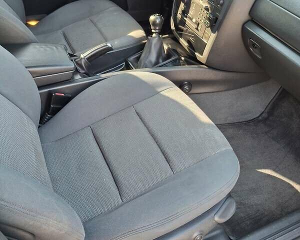 Зеленый Опель Омега, объемом двигателя 2.2 л и пробегом 280 тыс. км за 2600 $, фото 6 на Automoto.ua