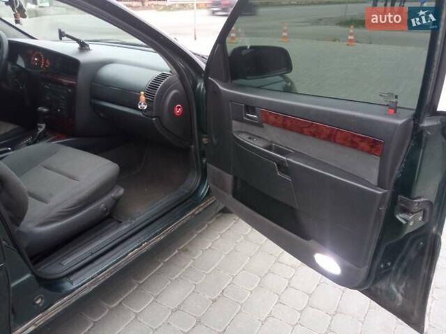 Зеленый Опель Омега, объемом двигателя 2.2 л и пробегом 324 тыс. км за 2500 $, фото 19 на Automoto.ua