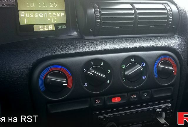 Зеленый Опель Омега, объемом двигателя 2 л и пробегом 317 тыс. км за 2000 $, фото 4 на Automoto.ua