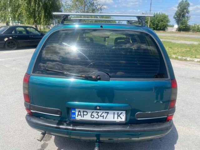 Зеленый Опель Омега, объемом двигателя 2 л и пробегом 40 тыс. км за 2150 $, фото 1 на Automoto.ua