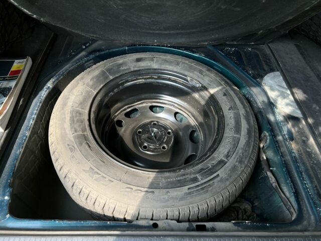 Зеленый Опель Омега, объемом двигателя 2.5 л и пробегом 290 тыс. км за 3200 $, фото 12 на Automoto.ua