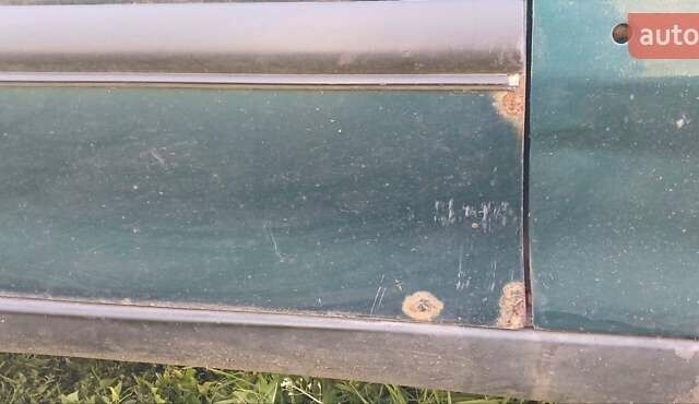 Зелений Опель Омега, об'ємом двигуна 2 л та пробігом 350 тис. км за 750 $, фото 5 на Automoto.ua