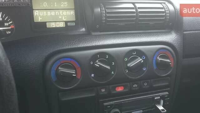 Зеленый Опель Омега, объемом двигателя 2 л и пробегом 317 тыс. км за 2000 $, фото 4 на Automoto.ua