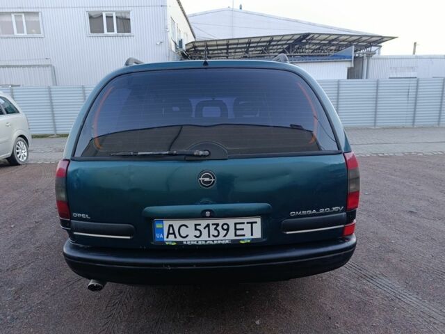 Зеленый Опель Омега, объемом двигателя 2 л и пробегом 327 тыс. км за 1050 $, фото 8 на Automoto.ua