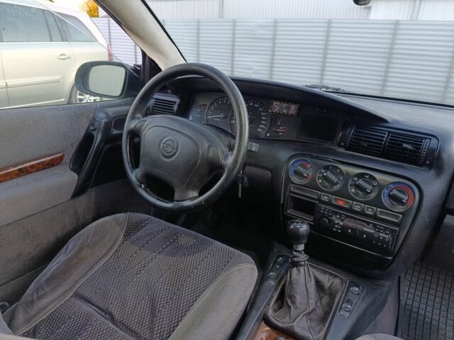 Зеленый Опель Омега, объемом двигателя 2 л и пробегом 327 тыс. км за 1050 $, фото 15 на Automoto.ua