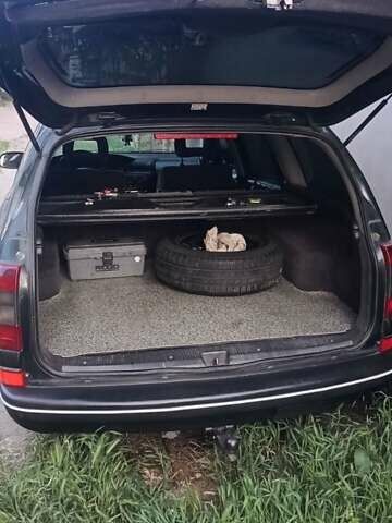 Зеленый Опель Омега, объемом двигателя 2 л и пробегом 500 тыс. км за 2700 $, фото 1 на Automoto.ua