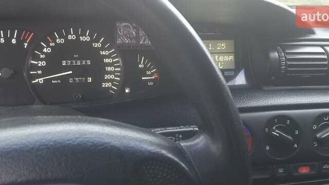 Зеленый Опель Омега, объемом двигателя 2 л и пробегом 317 тыс. км за 2000 $, фото 5 на Automoto.ua