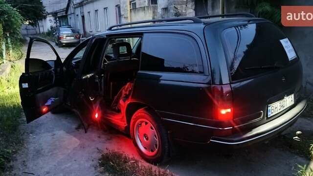 Зелений Опель Омега, об'ємом двигуна 2 л та пробігом 500 тис. км за 2900 $, фото 7 на Automoto.ua
