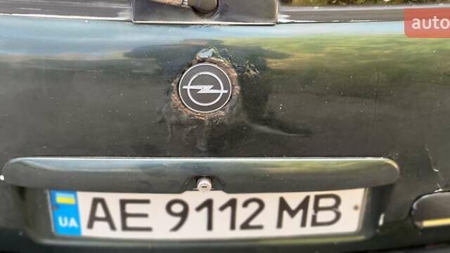 Опель Омега 1996 в Днепре (Днепропетровске) на Automoto.ua Зеленый Опель Омега, объемом двигателя 2 л и пробегом 484 тыс. км за 2000 $, фото 20 на Automoto.ua