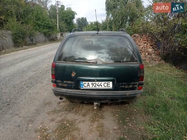Зеленый Опель Омега, объемом двигателя 2 л и пробегом 400 тыс. км за 1200 $, фото 7 на Automoto.ua