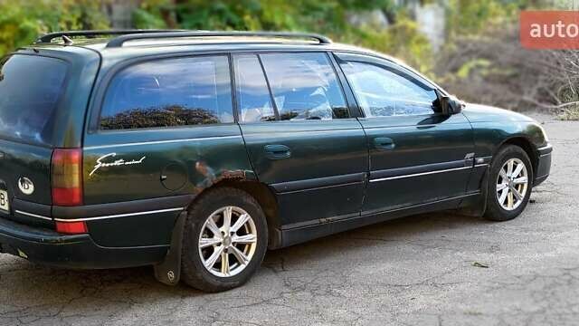 Зеленый Опель Омега, объемом двигателя 2 л и пробегом 484 тыс. км за 2000 $, фото 2 на Automoto.ua