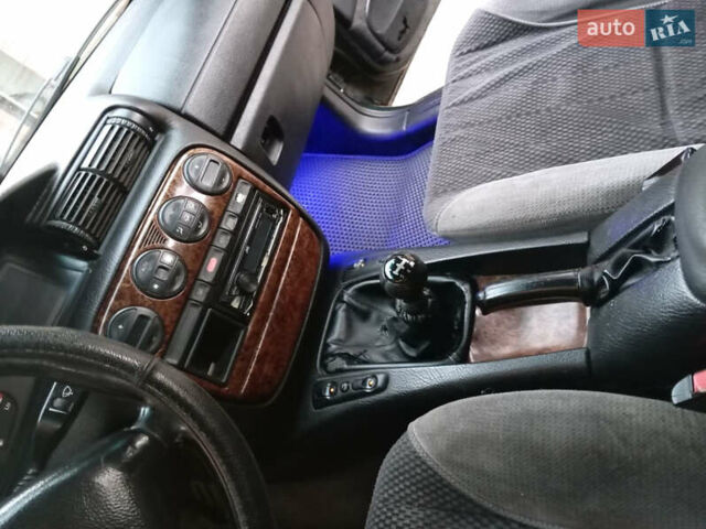 Опель Омега 1997 в Волочиске на Automoto.ua Зеленый Опель Омега, объемом двигателя 2 л и пробегом 300 тыс. км за 1200 $, фото 9 на Automoto.ua