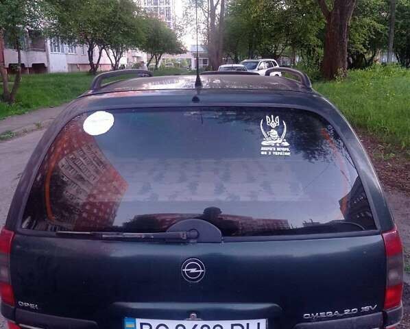 Зеленый Опель Омега, объемом двигателя 2 л и пробегом 377 тыс. км за 2500 $, фото 7 на Automoto.ua