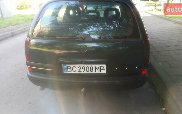 Зеленый Опель Омега, объемом двигателя 2.5 л и пробегом 386 тыс. км за 2000 $, фото 16 на Automoto.ua