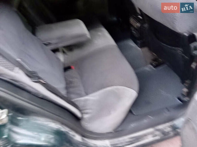 Опель Омега 1997 в Волочиске на Automoto.ua Зеленый Опель Омега, объемом двигателя 2 л и пробегом 300 тыс. км за 1200 $, фото 11 на Automoto.ua