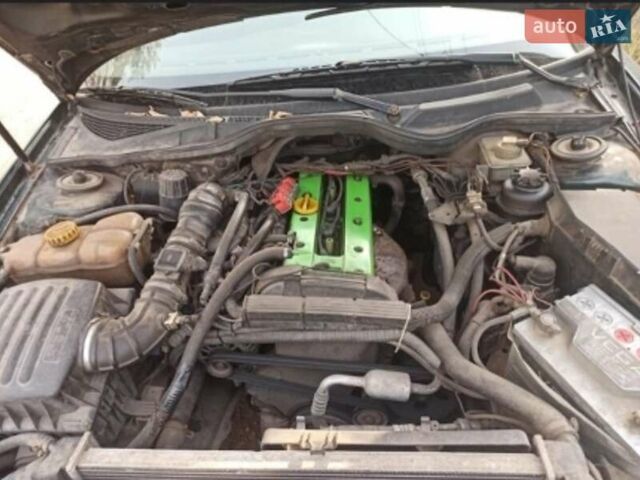 Опель Омега 1997 у Харкові на Automoto.ua Зелений Опель Омега, об'ємом двигуна 2 л та пробігом 308 тис. км за 1500 $, фото 9 на Automoto.ua