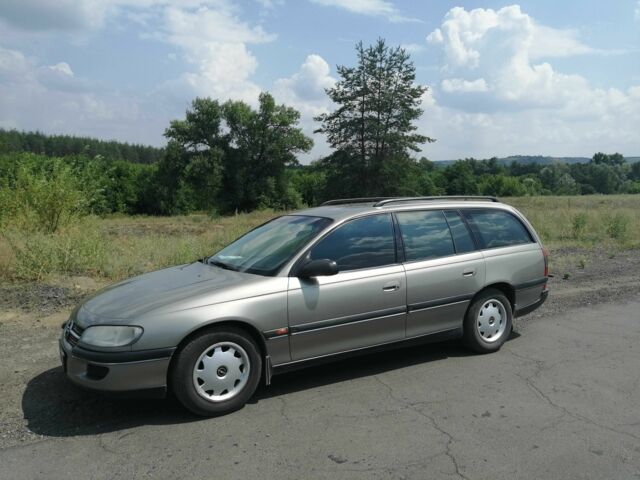 Опель Омега 1997 в Краматорске на Automoto.ua Зеленый Опель Омега, объемом двигателя 2 л и пробегом 195 тыс. км за 3950 $, фото 4 на Automoto.ua