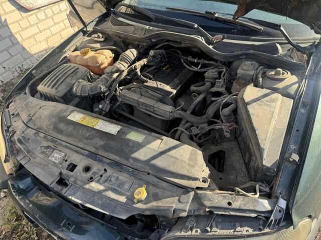 Зелений Опель Омега, об'ємом двигуна 2 л та пробігом 300 тис. км за 370 $, фото 5 на Automoto.ua