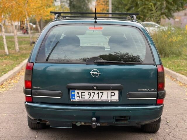 Опель Омега 1998 в Синельниковом на Automoto.ua Зеленый Опель Омега, объемом двигателя 2 л и пробегом 200 тыс. км за 1650 $, фото 5 на Automoto.ua
