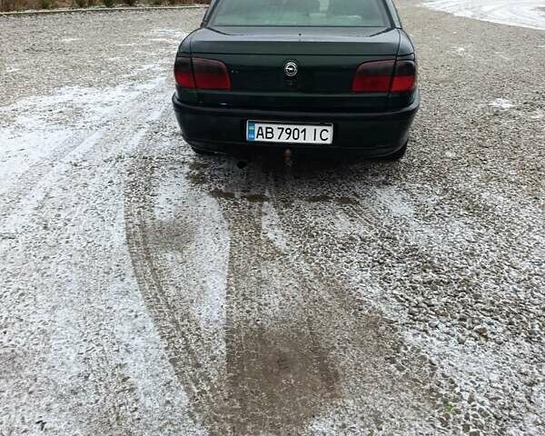 Зеленый Опель Омега, объемом двигателя 2 л и пробегом 250 тыс. км за 3100 $, фото 6 на Automoto.ua