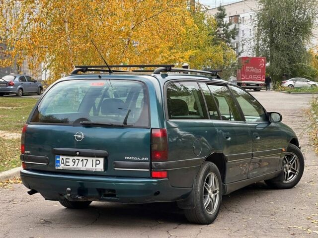 Опель Омега 1998 в Синельниковом на Automoto.ua Зеленый Опель Омега, объемом двигателя 2 л и пробегом 200 тыс. км за 1650 $, фото 3 на Automoto.ua