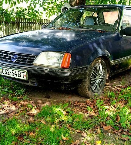 Опель Рекорд, объемом двигателя 2 л и пробегом 200 тыс. км за 650 $, фото 5 на Automoto.ua