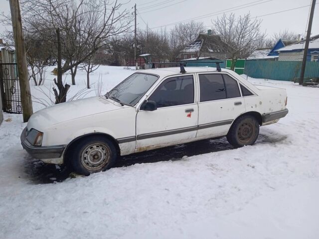 Білий Опель Рекорд, об'ємом двигуна 2 л та пробігом 50 тис. км за 812 $, фото 2 на Automoto.ua