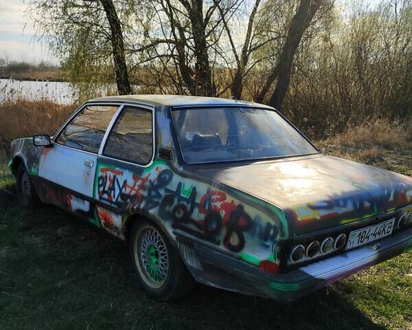 Белый Опель Рекорд, объемом двигателя 2 л и пробегом 100 тыс. км за 1000 $, фото 2 на Automoto.ua