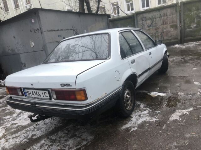 Білий Опель Рекорд, об'ємом двигуна 1.9 л та пробігом 300 тис. км за 750 $, фото 4 на Automoto.ua