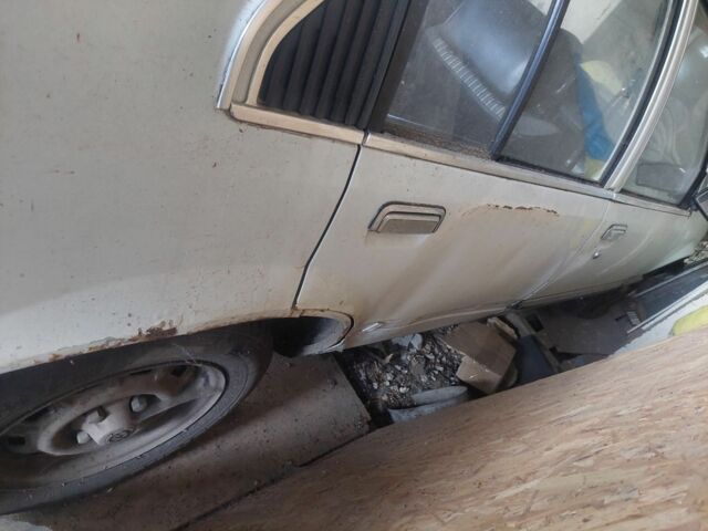 Білий Опель Рекорд, об'ємом двигуна 1.9 л та пробігом 300 тис. км за 250 $, фото 7 на Automoto.ua