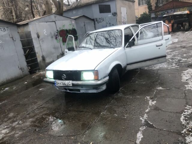 Білий Опель Рекорд, об'ємом двигуна 1.9 л та пробігом 300 тис. км за 750 $, фото 12 на Automoto.ua